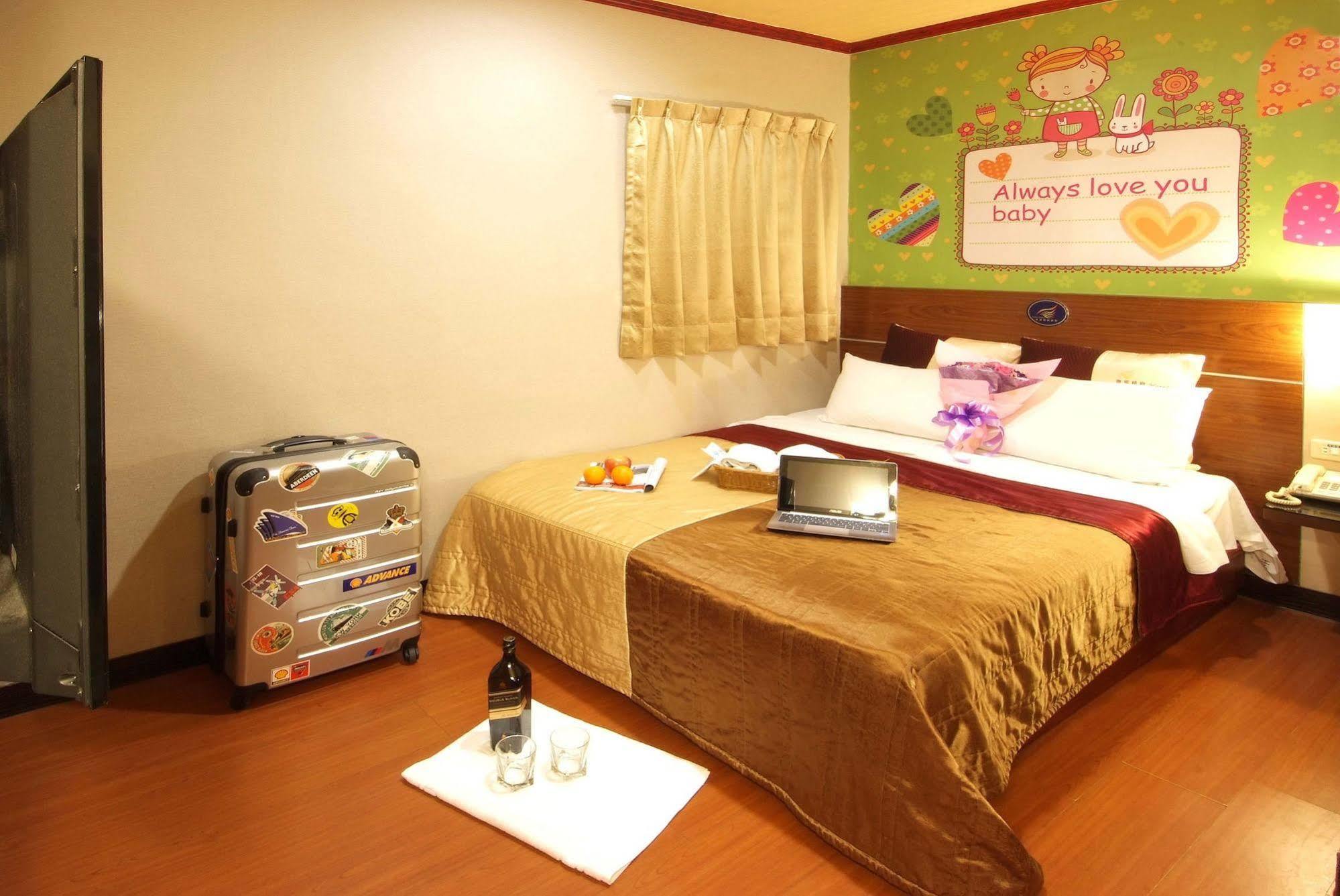 Golden Swallow Hotel Hsinchu City Eksteriør billede
